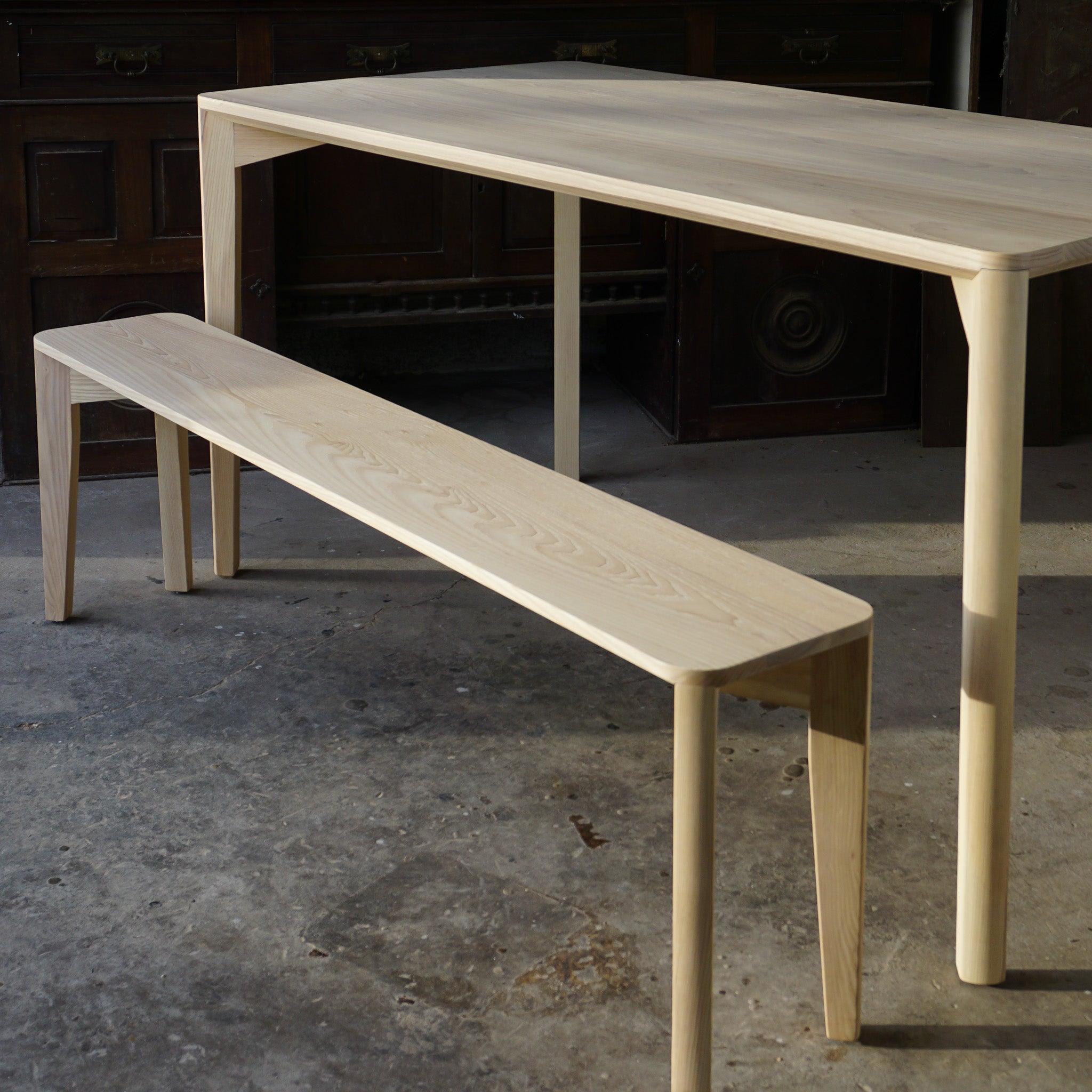 Undercut Ash Table – studiokinnard